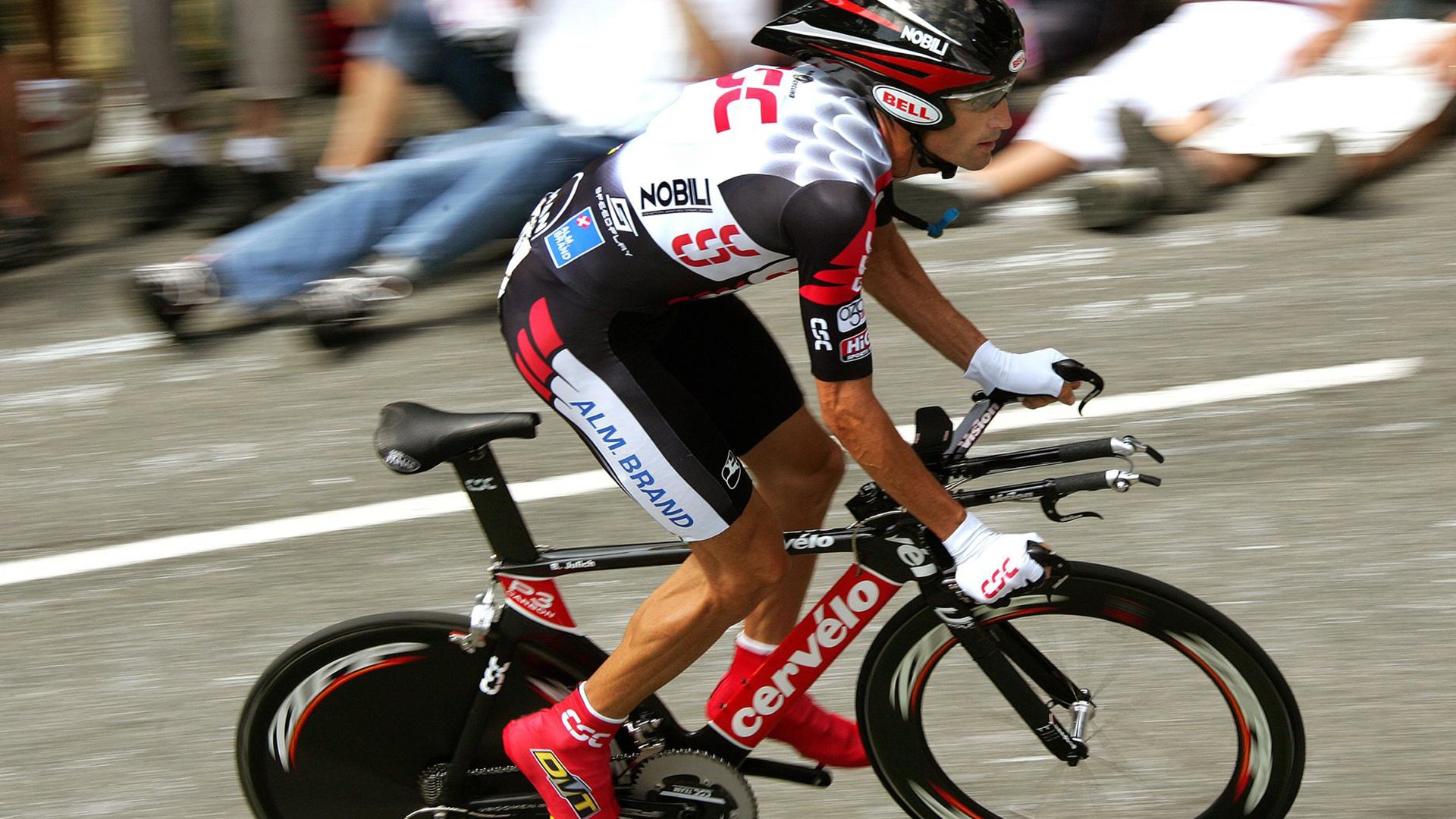 东契奇领衔狂潮!哈克斯火力全开湖人新援惊艳亮相西部格局悄然改变