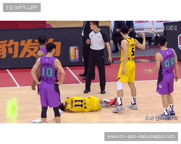 小琼斯27分钟12分3板1断1帽，关键三分成转折点，小琼斯是谁